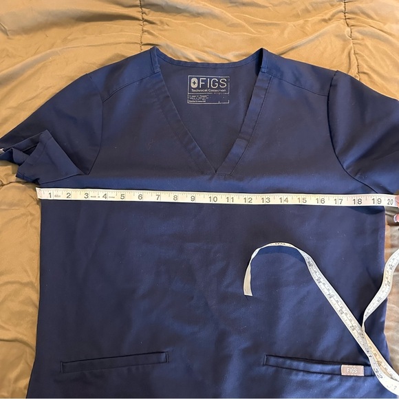 FIGS Women's Navy Blue V-Neck Top - Picture 3 of 6